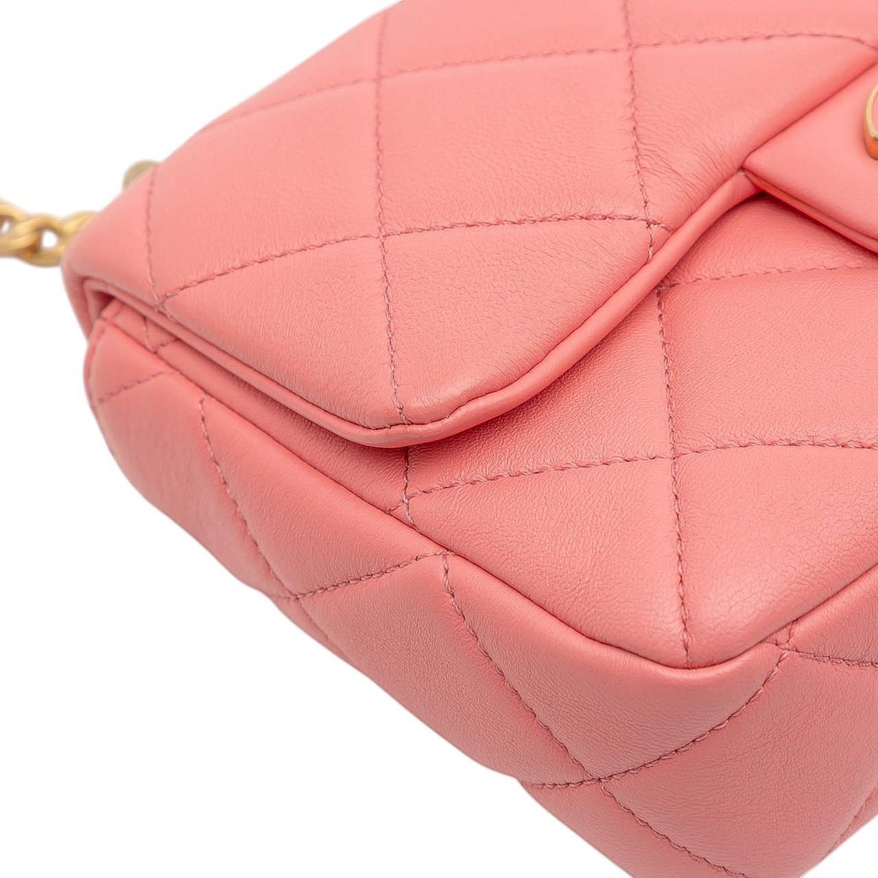 Chanel Mini Lambskin Pending CC Flap Roze
