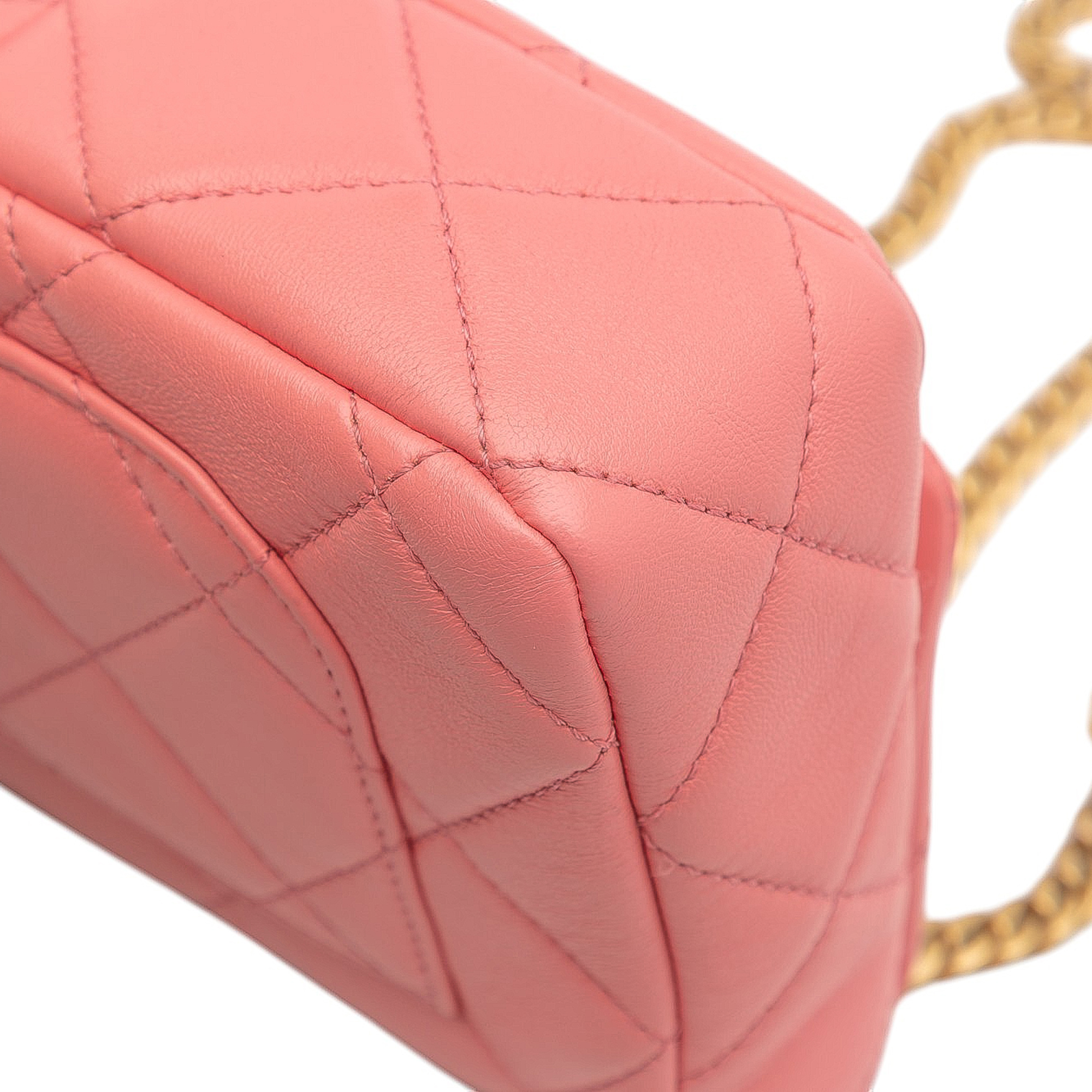 Chanel Mini Lambskin Pending CC Flap Roze
