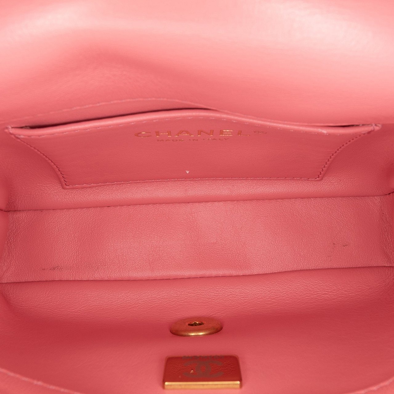 Chanel Mini Lambskin Pending CC Flap Roze