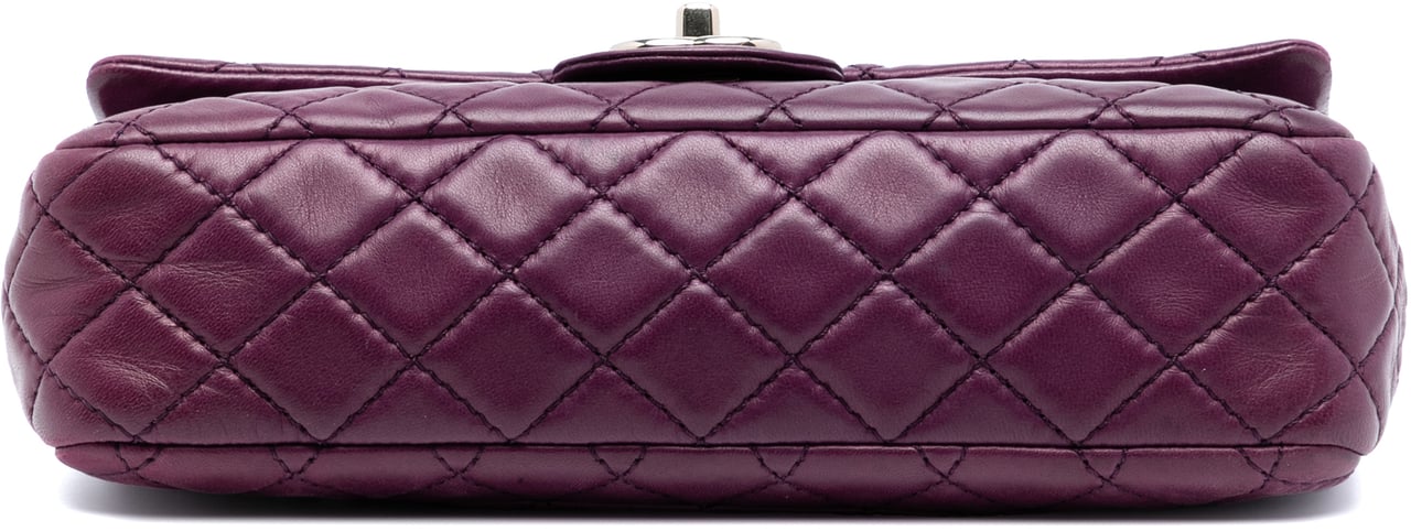 Chanel Medium Classic Lambskin Double Flap Paars
