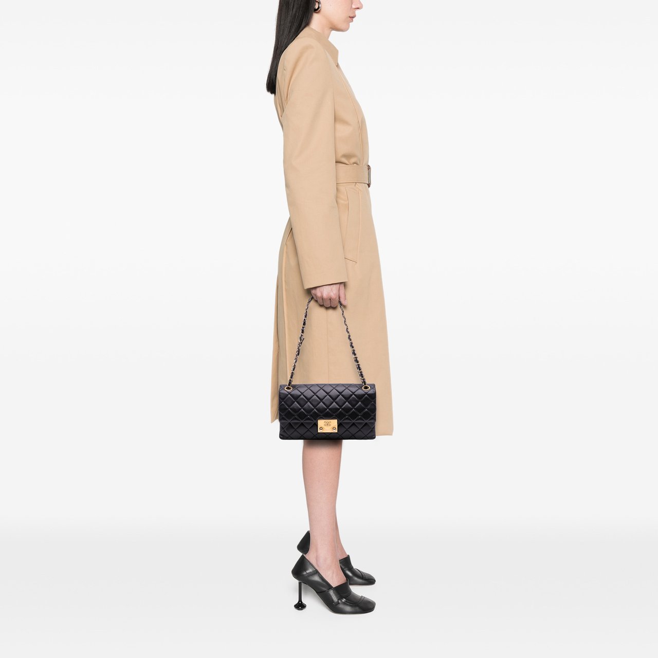 Chanel Quilted Lambskin Pagoda Accordion Flap Zwart
