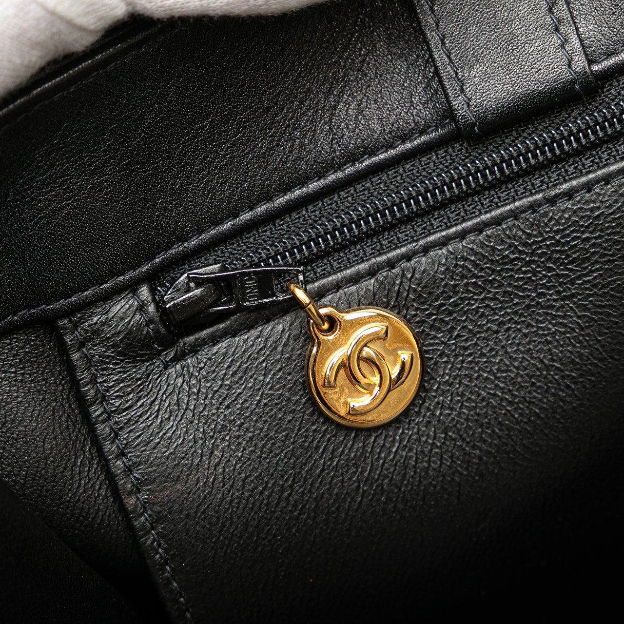 Chanel CC Lambskin Chain Tote Zwart