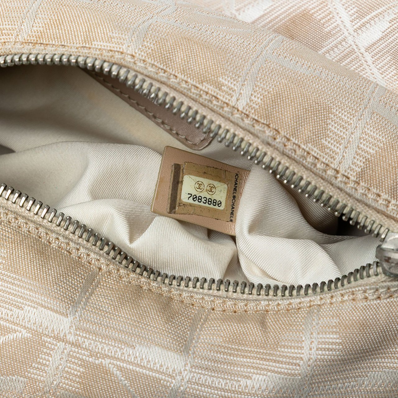 Chanel New Travel Line Cylinder Bag Bruin