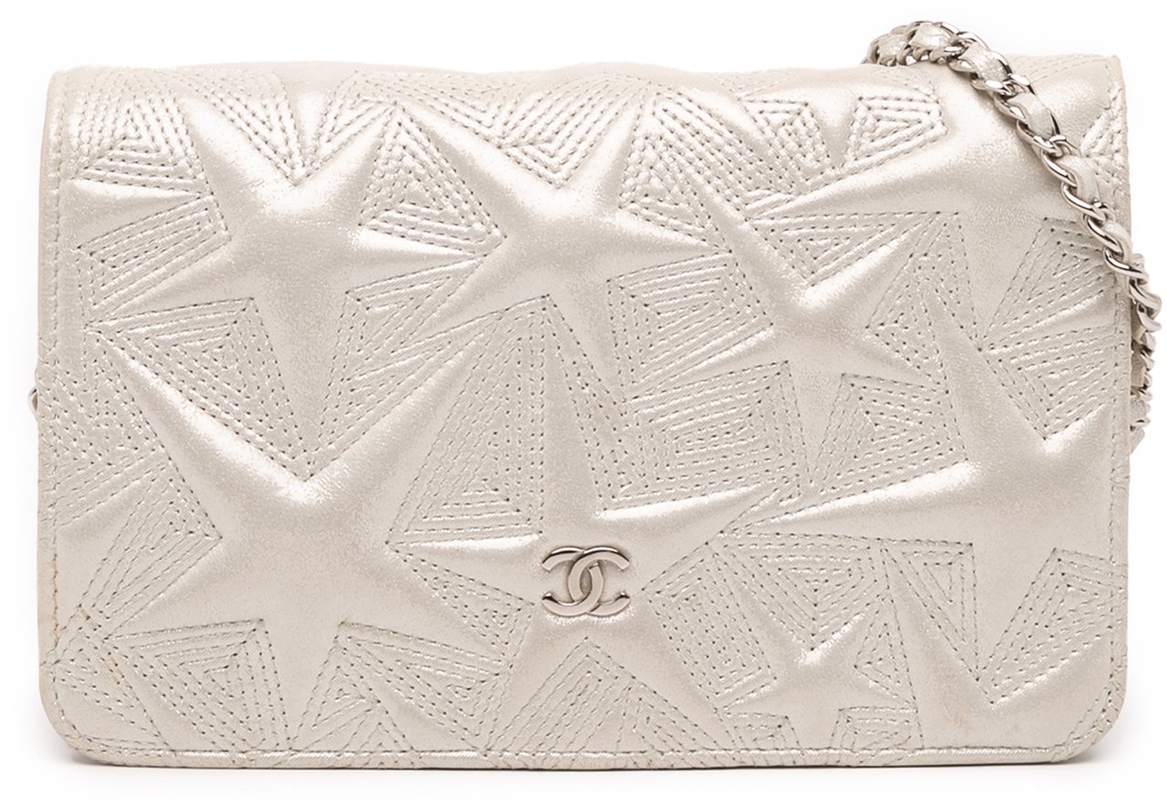 Chanel Metallic Lambskin Star Embossed Wallet On Chain Zilver