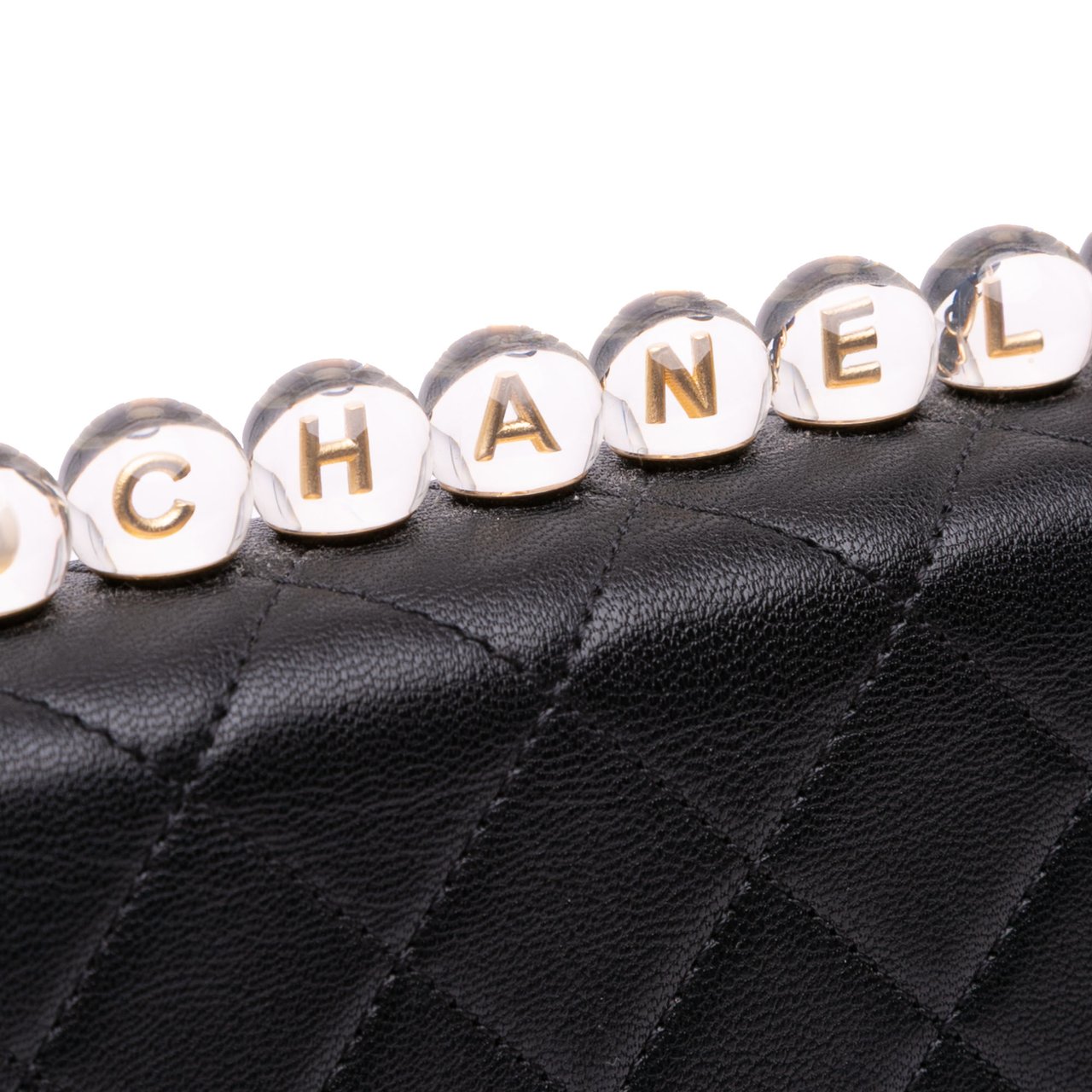 Chanel Small Lambskin Chic Pearls Flap Zwart
