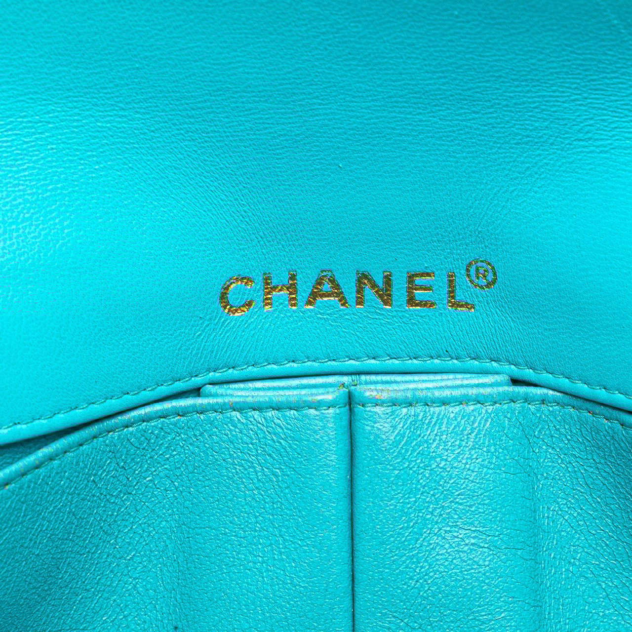 Chanel Chocolate Bar Lambskin East West Flap Zwart
