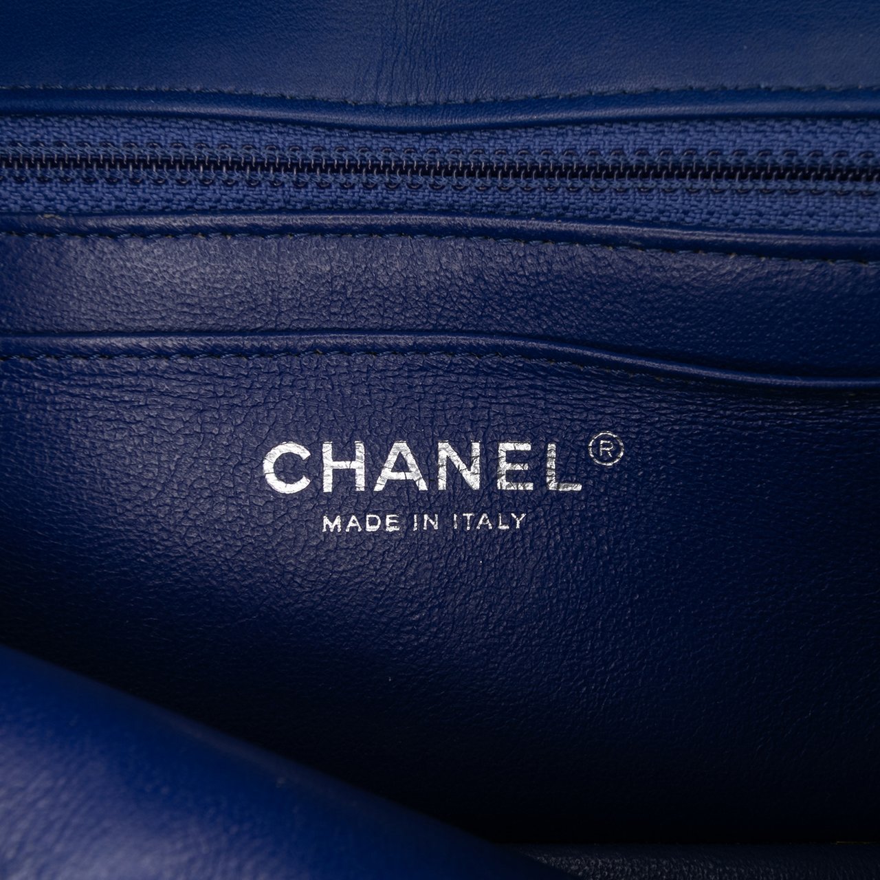 Chanel Mini Rectangular Classic Chevron Patent Single Flap Blauw