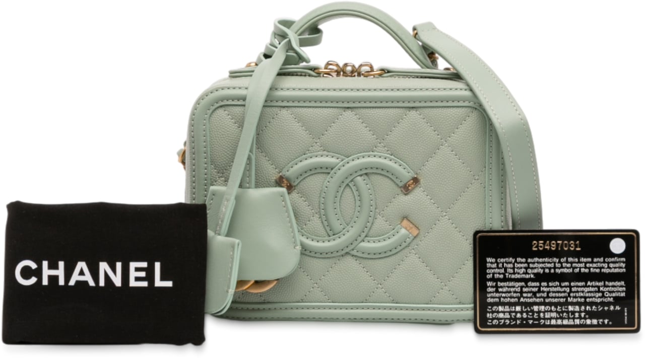Chanel Small Caviar CC Filigree Vanity Case Groen