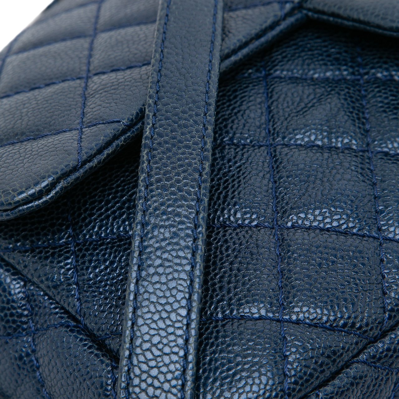 Chanel Medium Quilted Iridescent Caviar Easy Flap Blauw