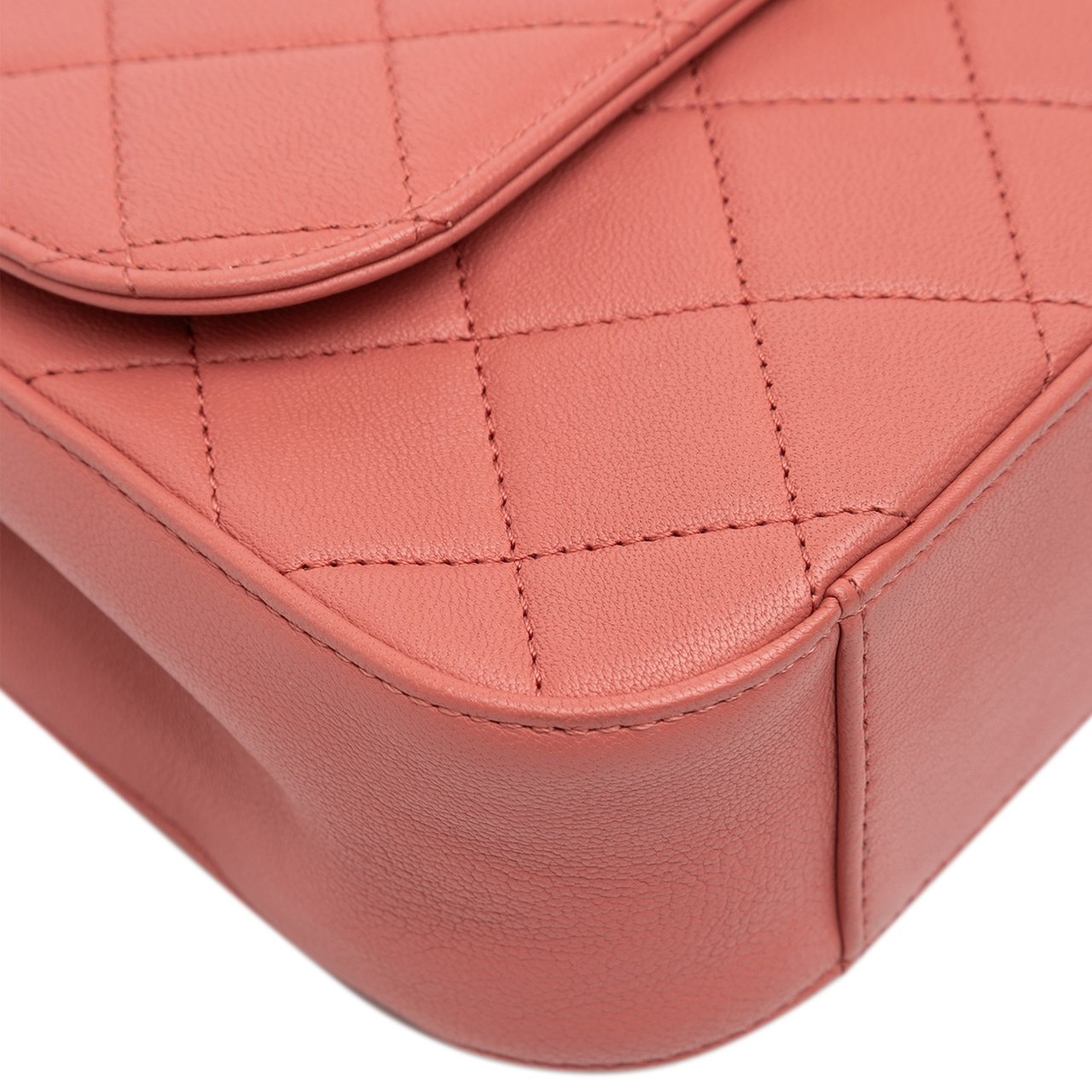 Chanel Quilted Lambskin Chain Infinity Top Handle Bag Roze