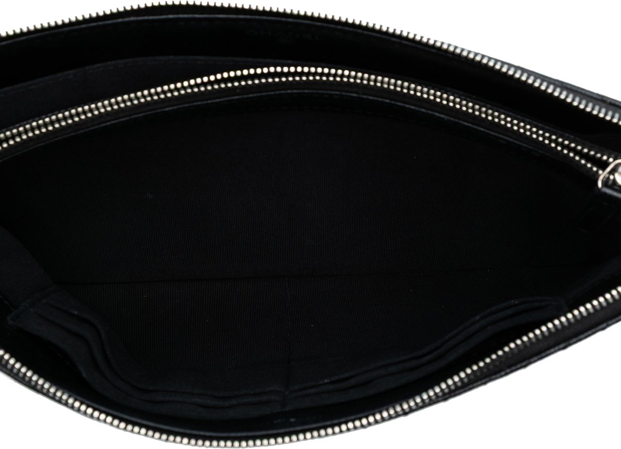 Chanel CC Chevron Caviar Zip Clutch Zwart