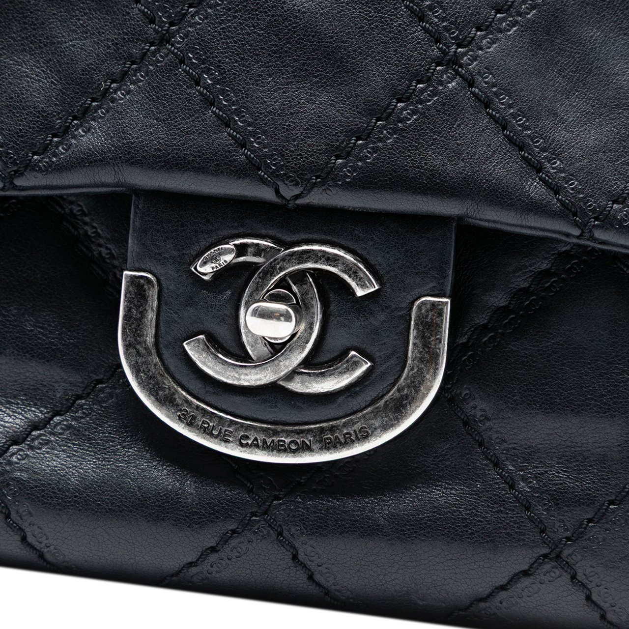 Chanel Paris Edinburgh Jumbo Quilted Calfskin Coco Sporran Flap Zwart