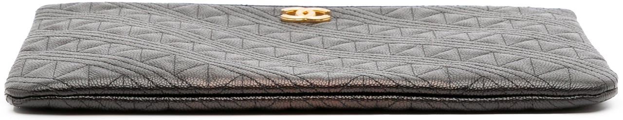 Chanel Medium Quilted Caviar O Case Clutch Zwart