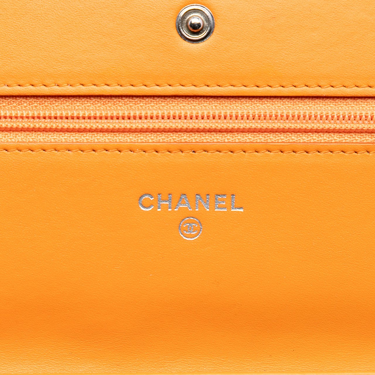 Chanel CC Quilted Patent Wallet on Chain Oranje