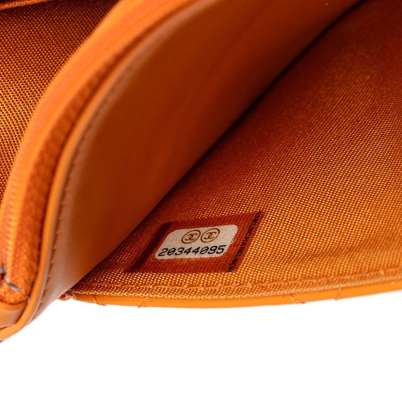 Chanel CC Quilted Patent Wallet on Chain Oranje