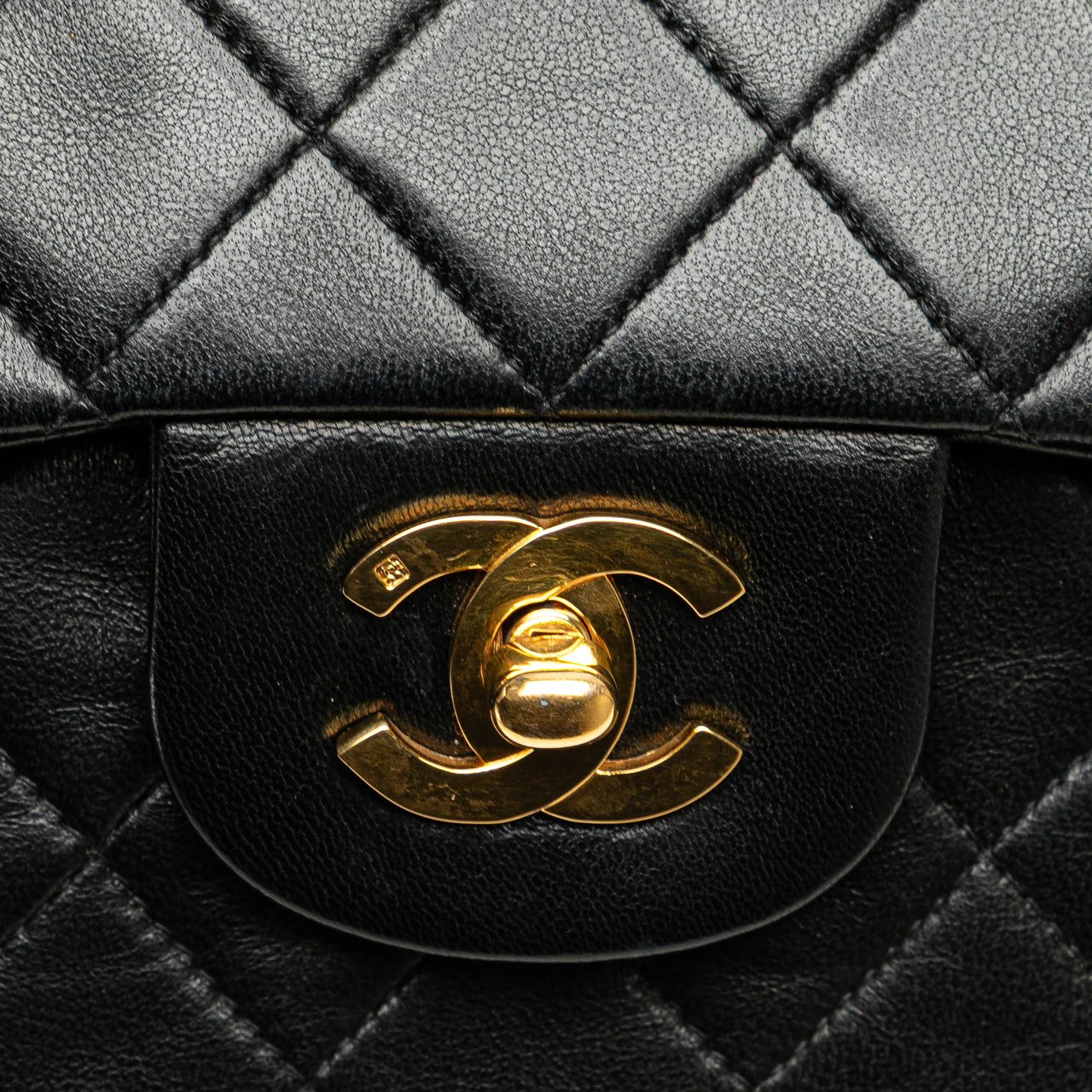 Chanel Medium Classic Lambskin Double Flap Zwart