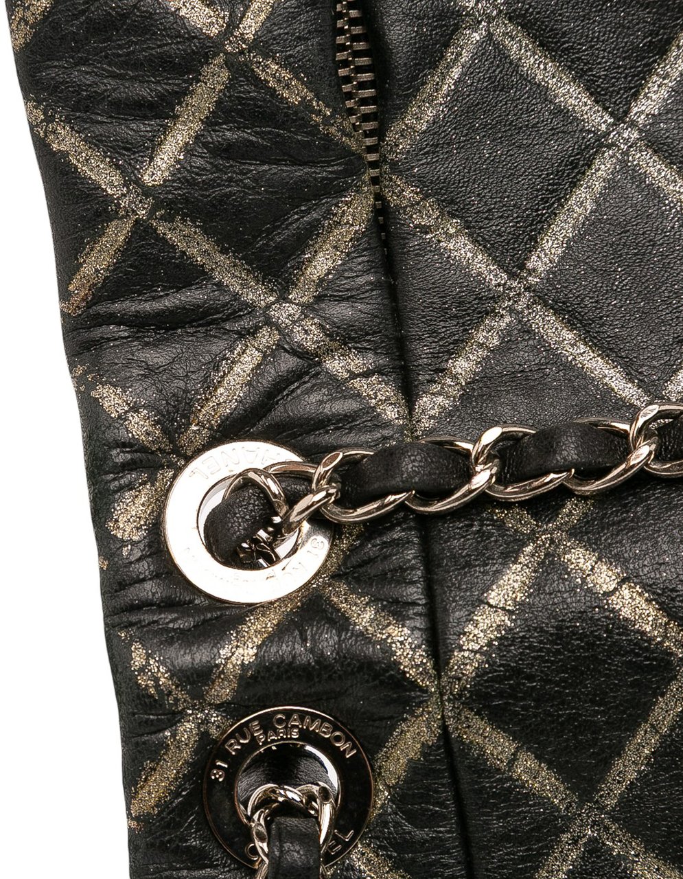Chanel Quilted Metallic Distressed Lambskin CC Crystal Flap Zwart