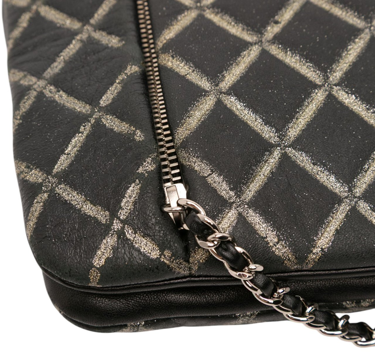 Chanel Quilted Metallic Distressed Lambskin CC Crystal Flap Zwart