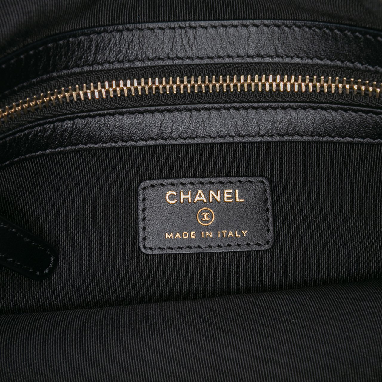 Chanel Medium Straw Deauville O Case Clutch Zwart