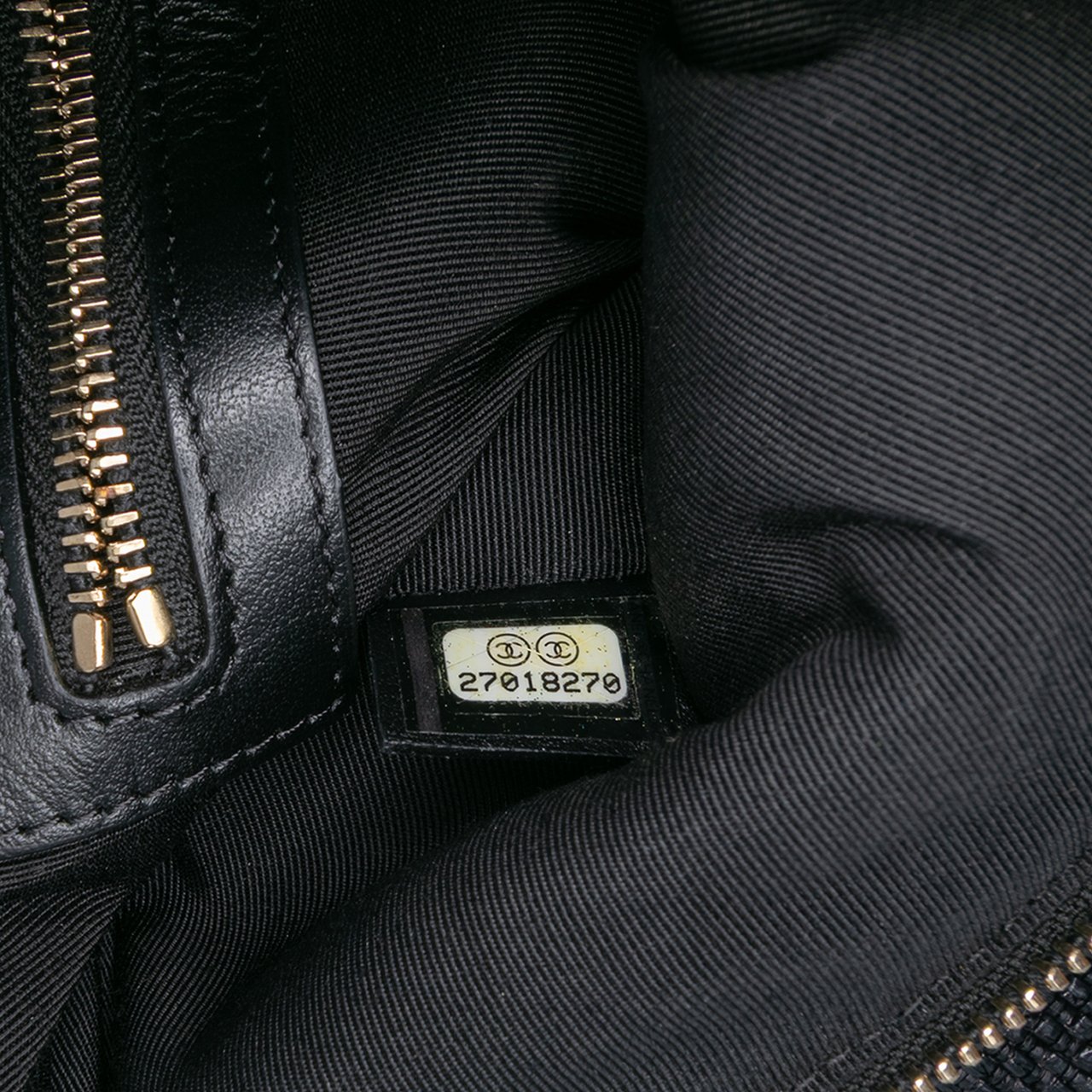 Chanel Medium Straw Deauville O Case Clutch Zwart