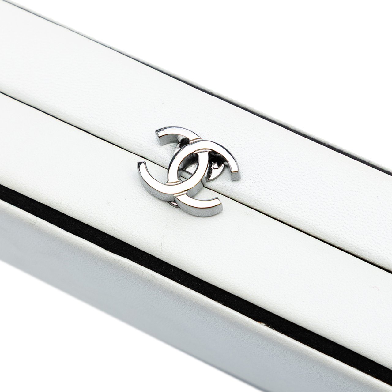 Chanel CC Lambskin Box Clutch Wit