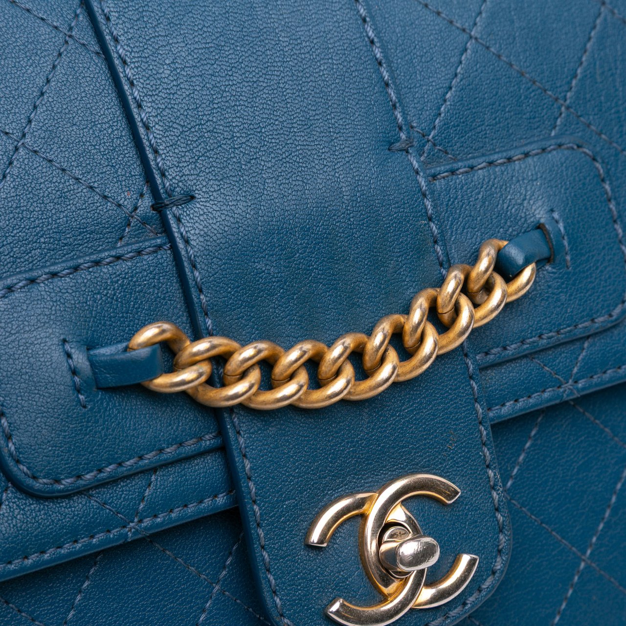 Chanel Large Quilted Sheepskin Front Chain Flap Blauw