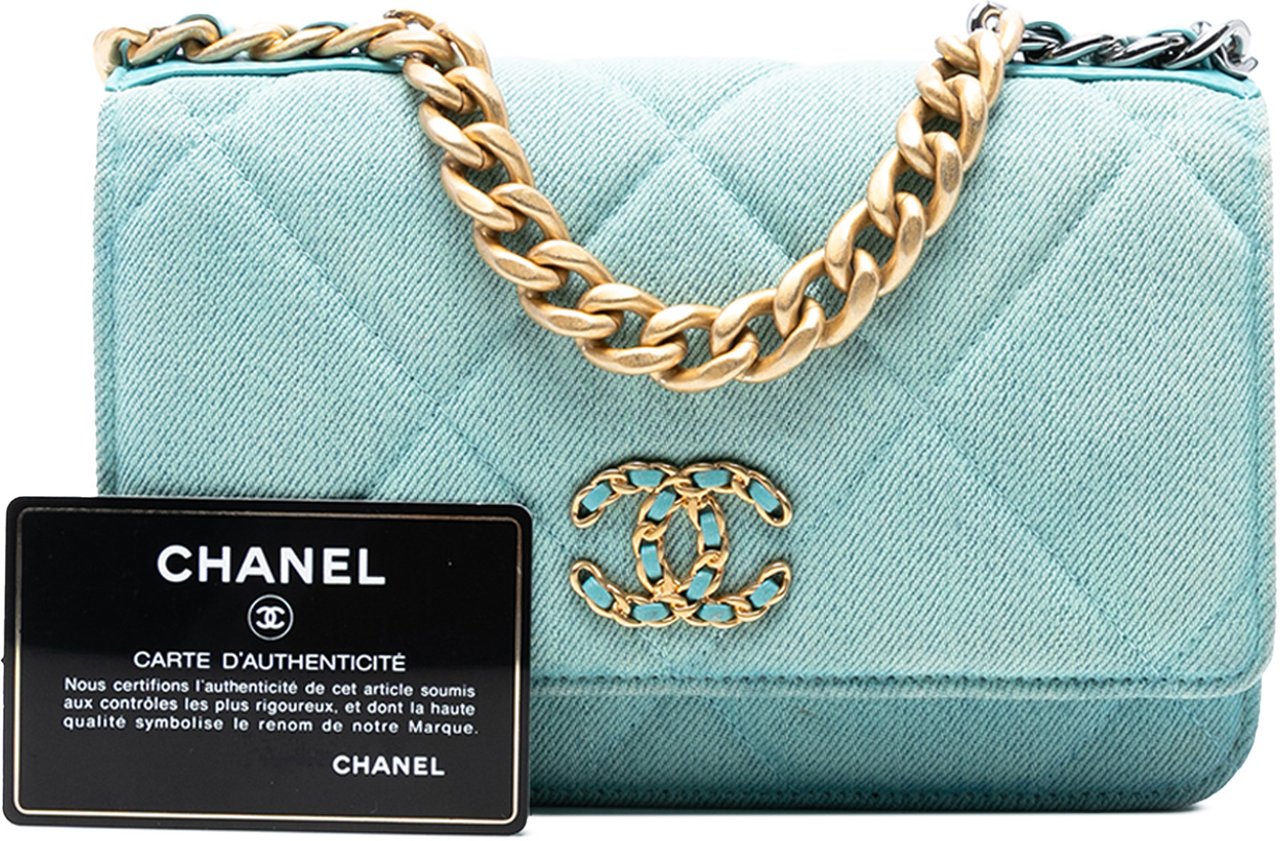 Chanel Denim 19 Flap Wallet On Chain Blauw