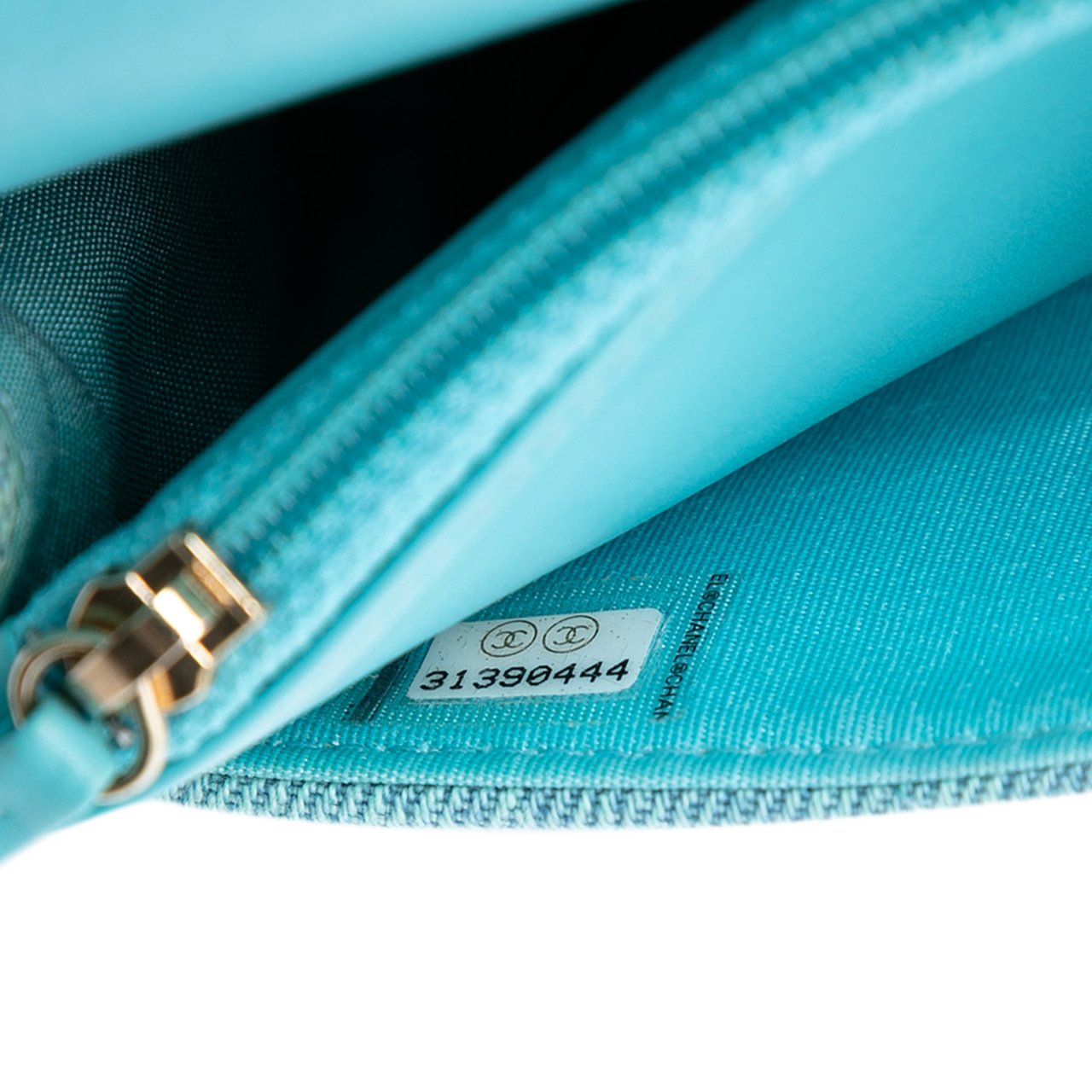 Chanel Denim 19 Flap Wallet On Chain Blauw