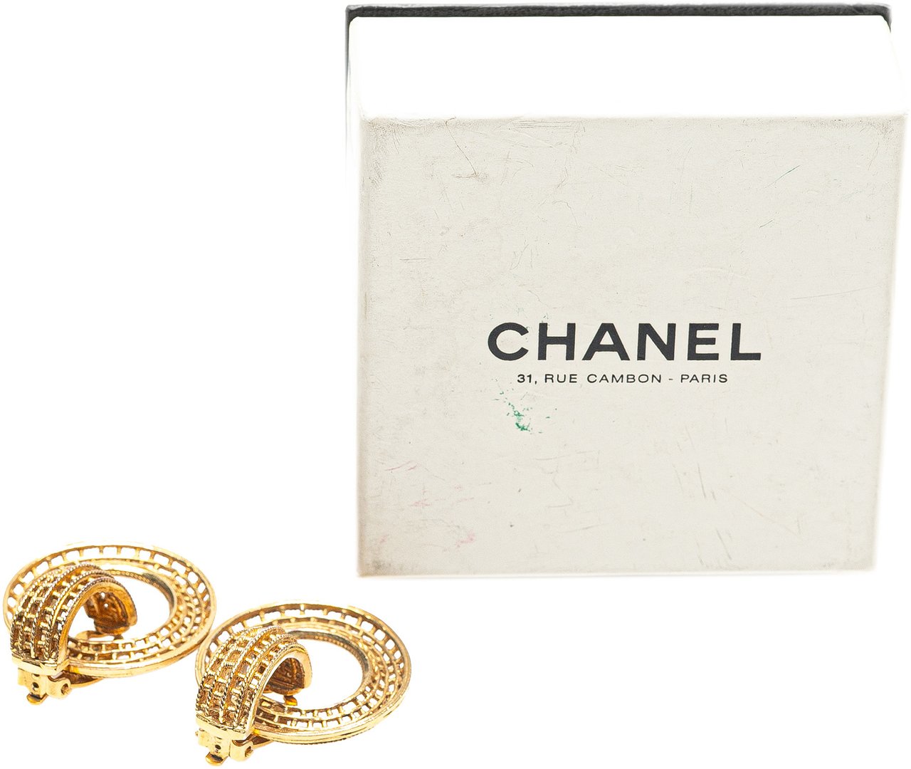 Chanel Gold Plated Hoop Clip on Earrings Goud
