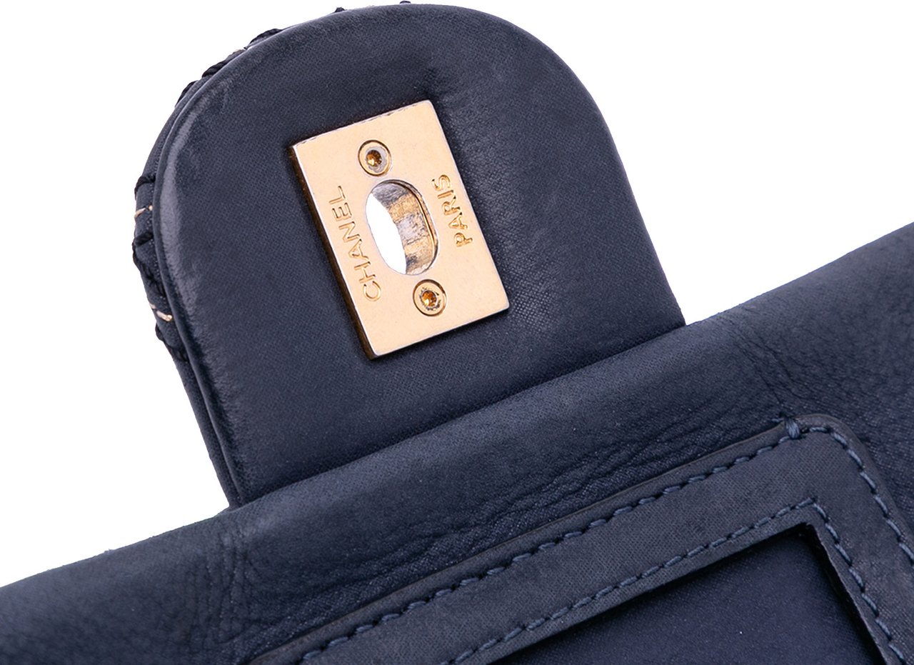 Chanel Jumbo Quilted Calfskin Triple Stitched Flap Blauw