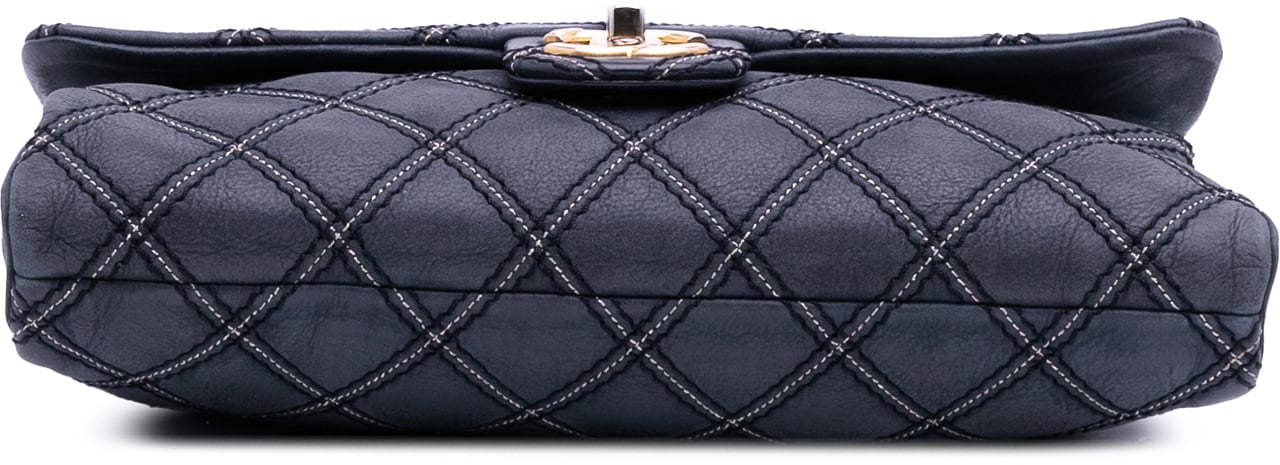 Chanel Jumbo Quilted Calfskin Triple Stitched Flap Blauw