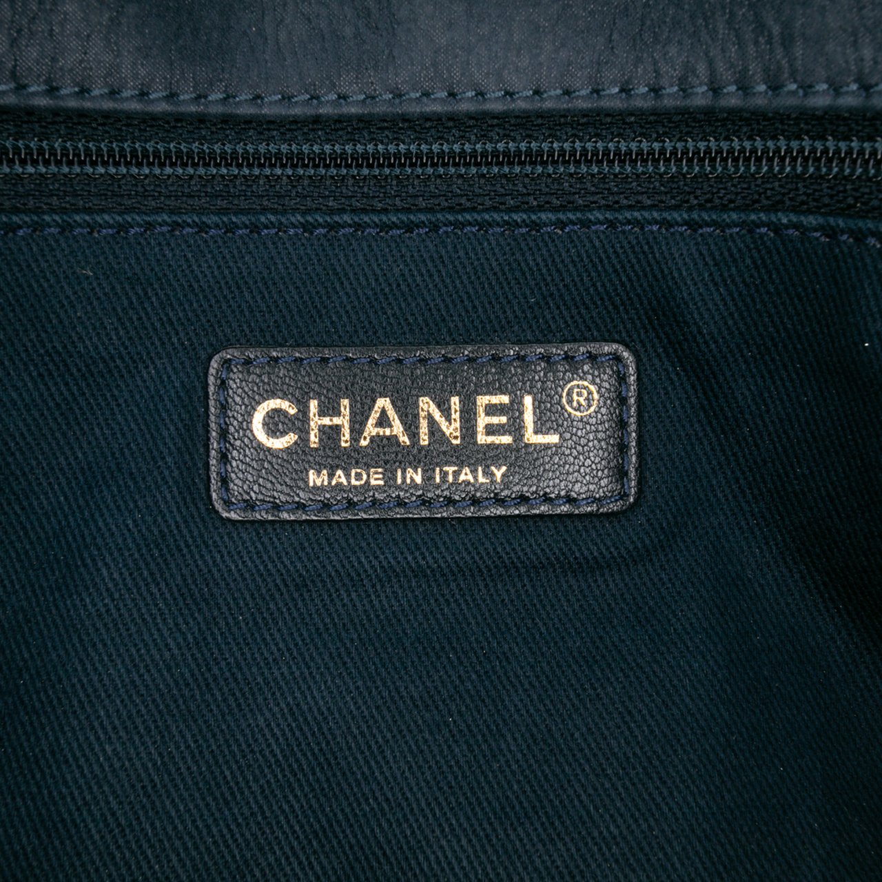 Chanel Jumbo Quilted Calfskin Triple Stitched Flap Blauw