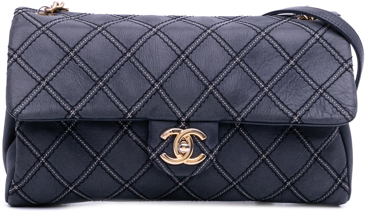 Chanel Jumbo Quilted Calfskin Triple Stitched Flap Blauw