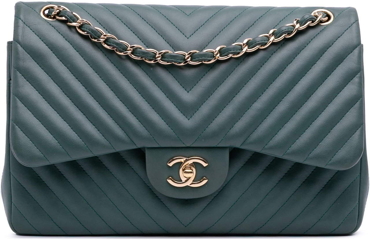 Chanel Jumbo Classic Chevron Lambskin Double Flap Groen