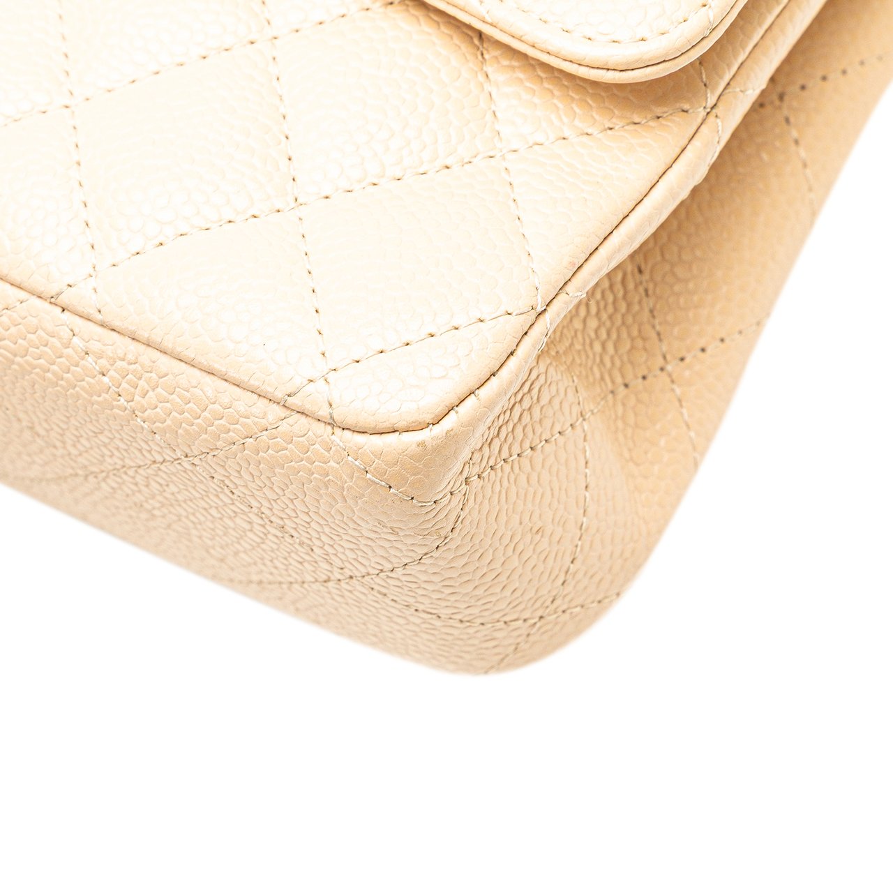 Chanel Medium Classic Caviar Double Flap Bruin