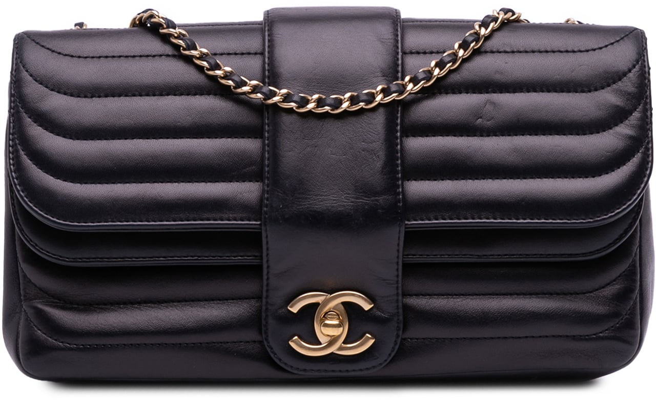 Chanel CC Horizontal Quilted Lambskin Double Flap Zwart