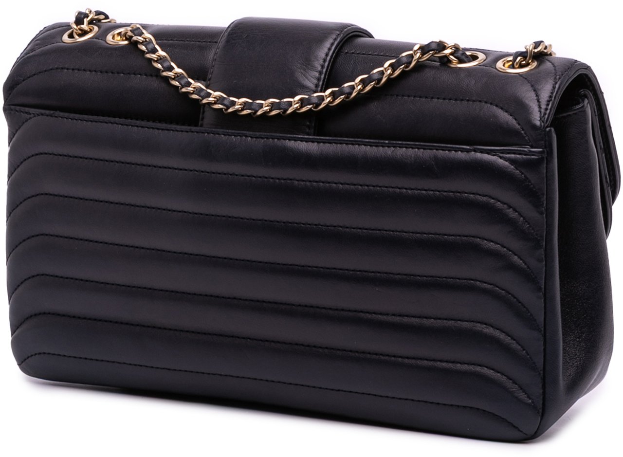 Chanel CC Horizontal Quilted Lambskin Double Flap Zwart