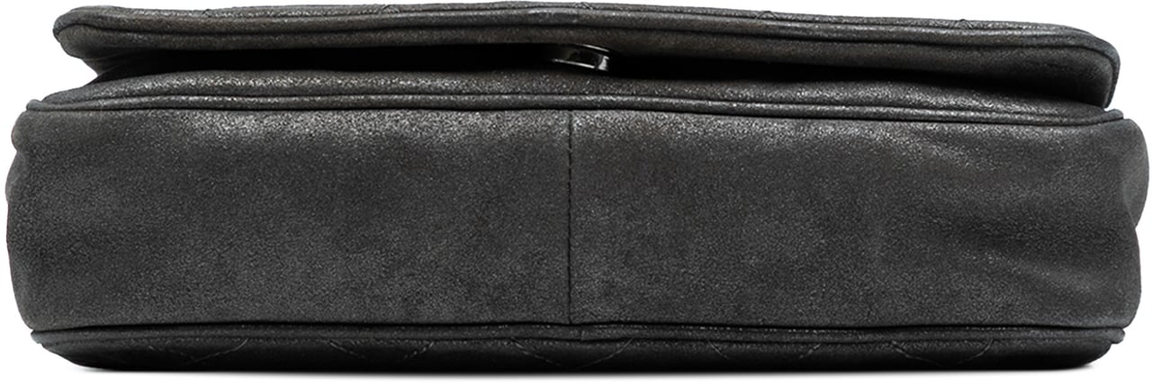 Chanel CC Quilted Iridescent Calfskin Single Flap Grijs