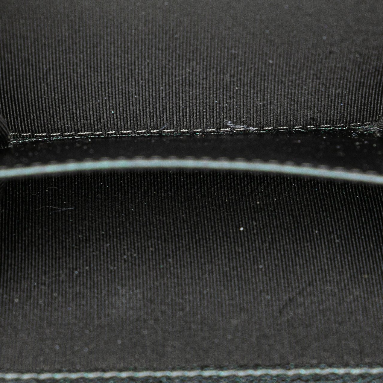Chanel Small Iridescent Caviar Single Flap Zwart