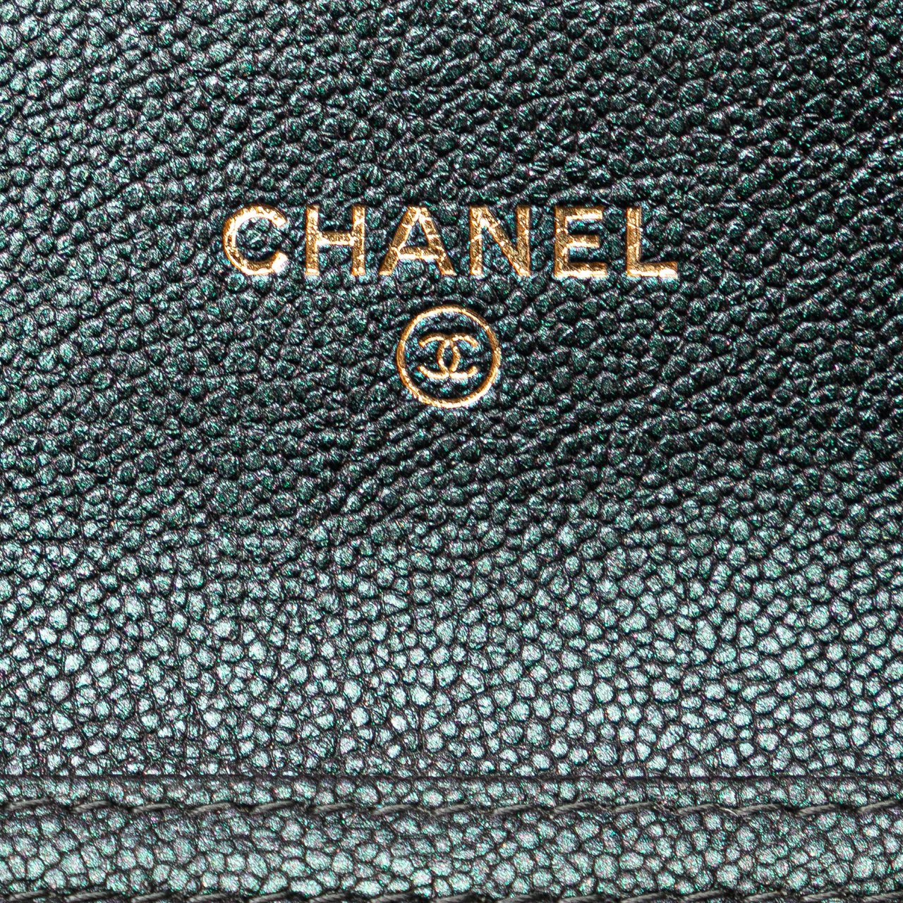 Chanel Small Iridescent Caviar Single Flap Zwart
