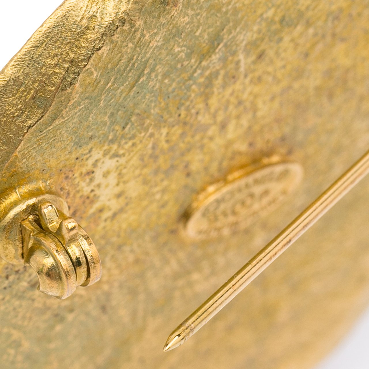 Chanel CC Brooch Goud