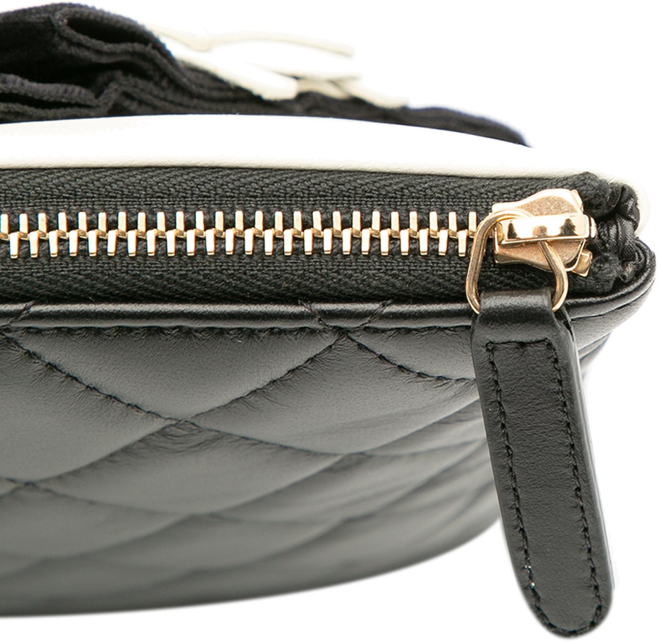 Chanel Large Quilted Lambskin Camellia O Case Clutch Zwart