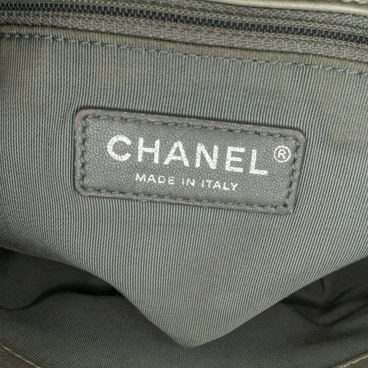 Chanel Medium Chevron Calfskin Stud Wars Flap Zilver