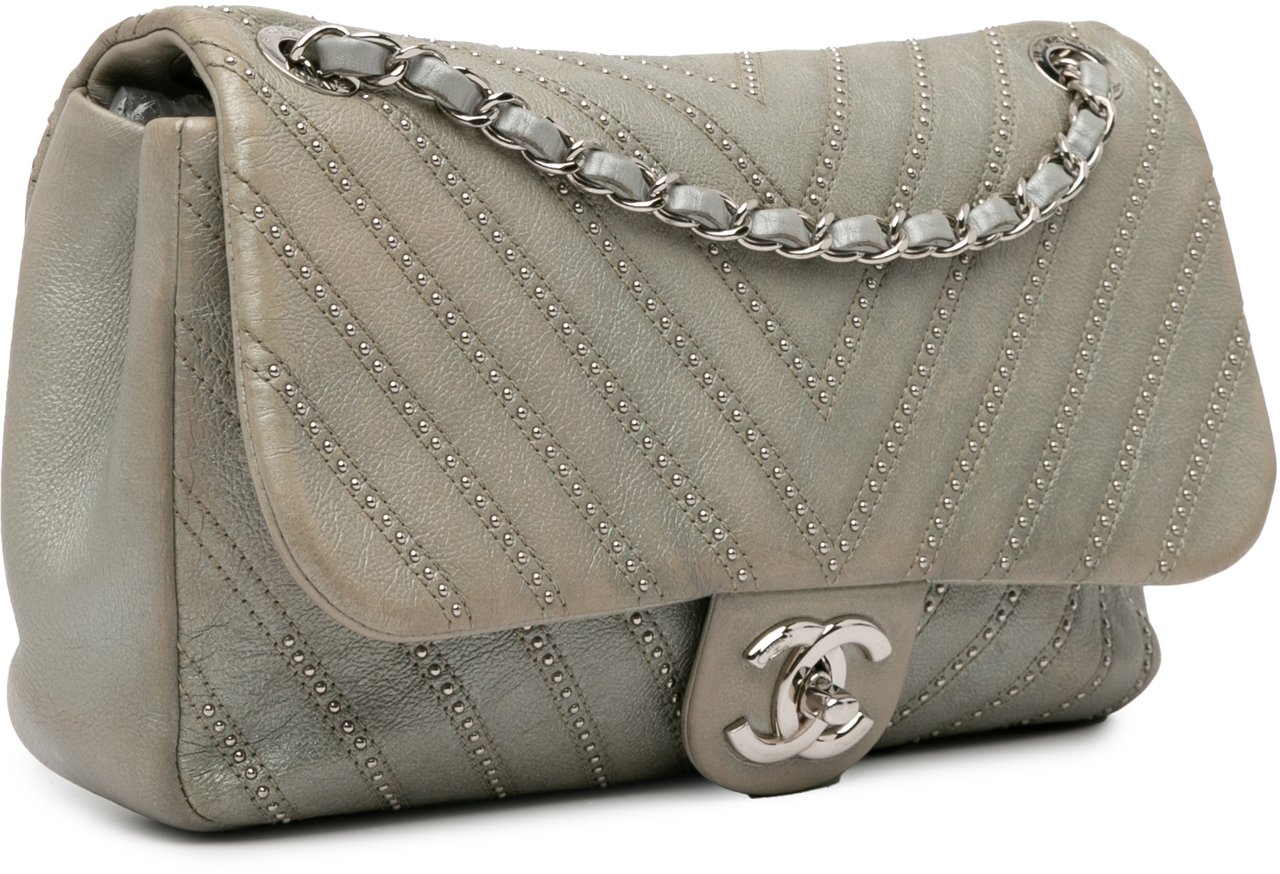 Chanel Medium Chevron Calfskin Stud Wars Flap Zilver