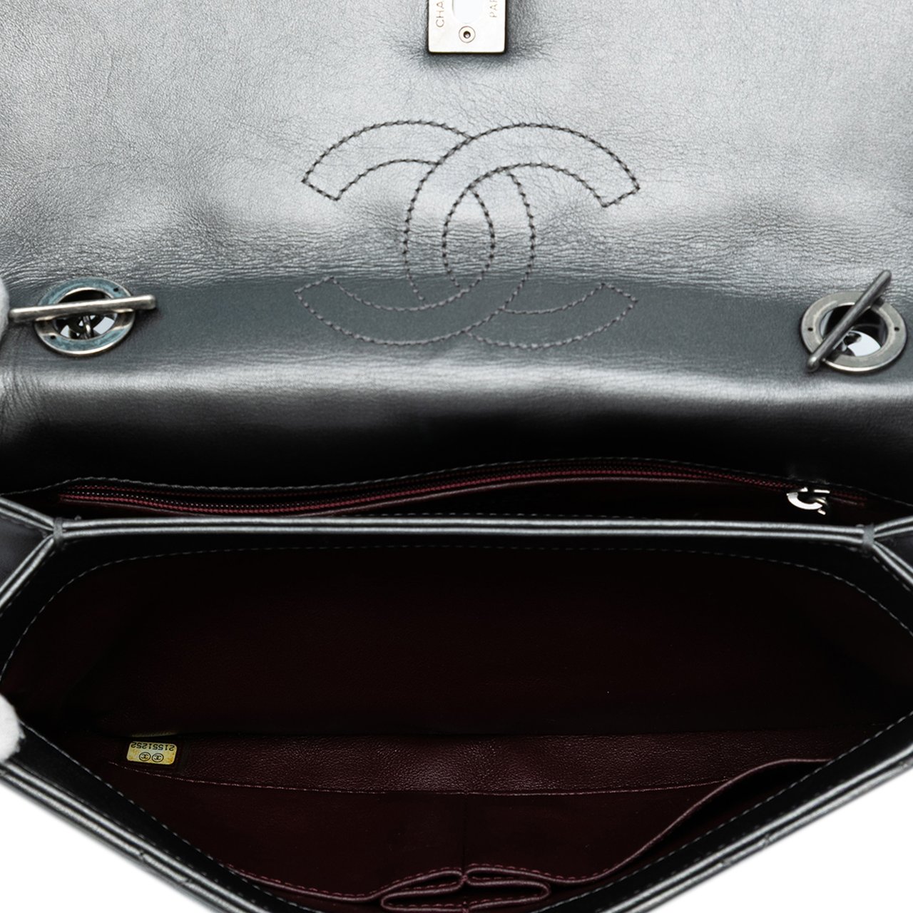 Chanel Quilted Metallic Lambskin Trendy CC Flap Grijs