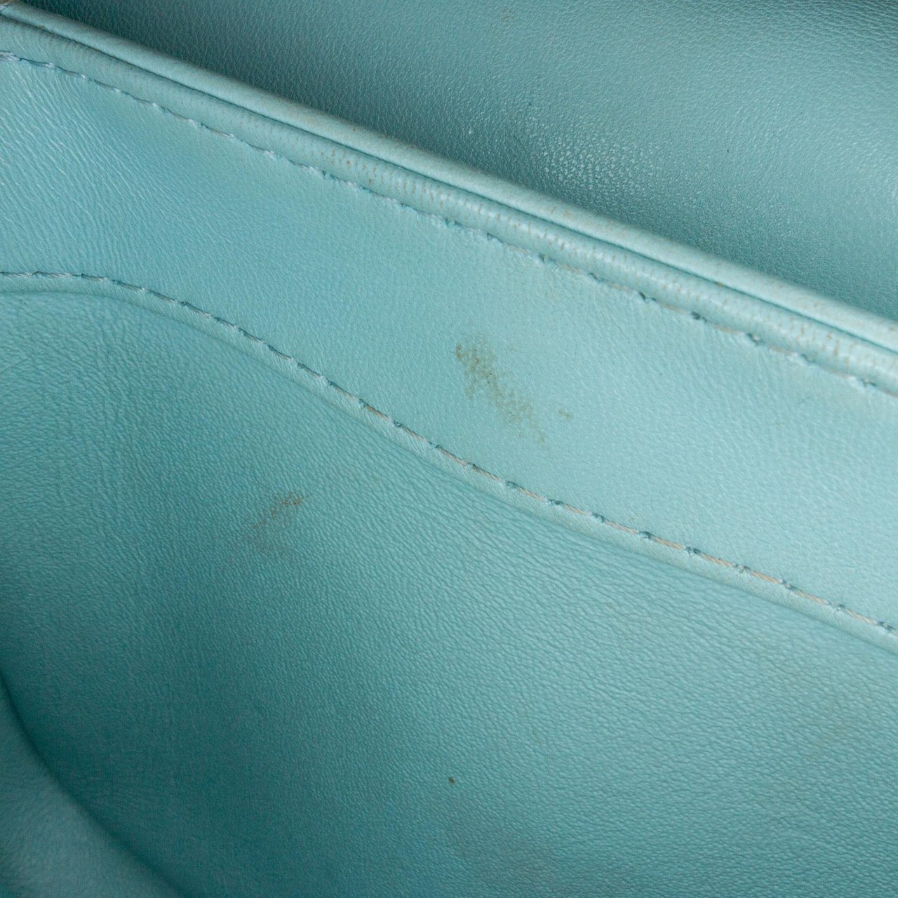 Chanel Small Quilted Lambskin Trendy CC Flap Blauw