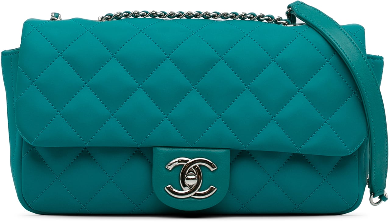 Chanel CC Quilted Calfskin Single Flap Blauw