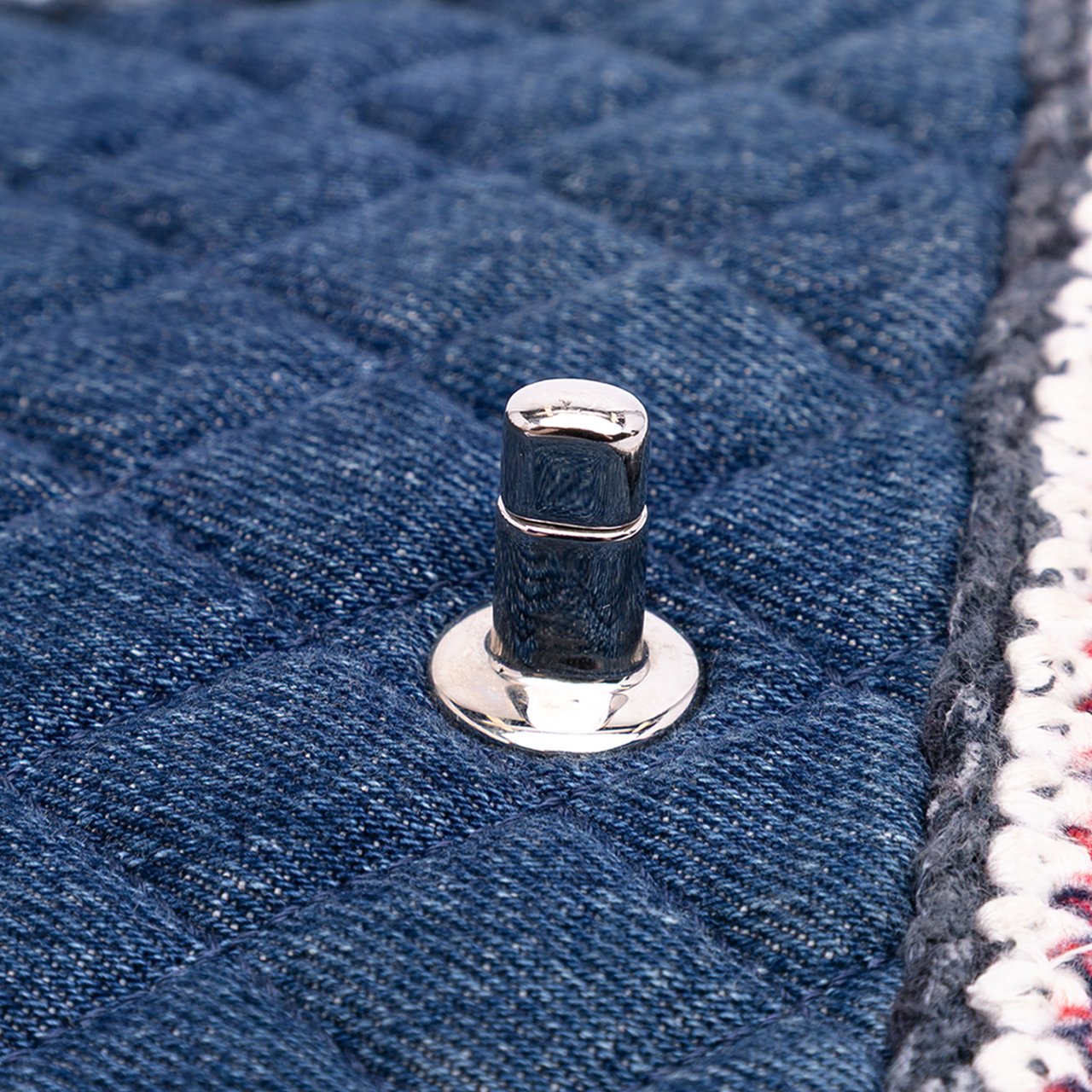 Chanel Quilted Denim Classic Single Flap Blauw