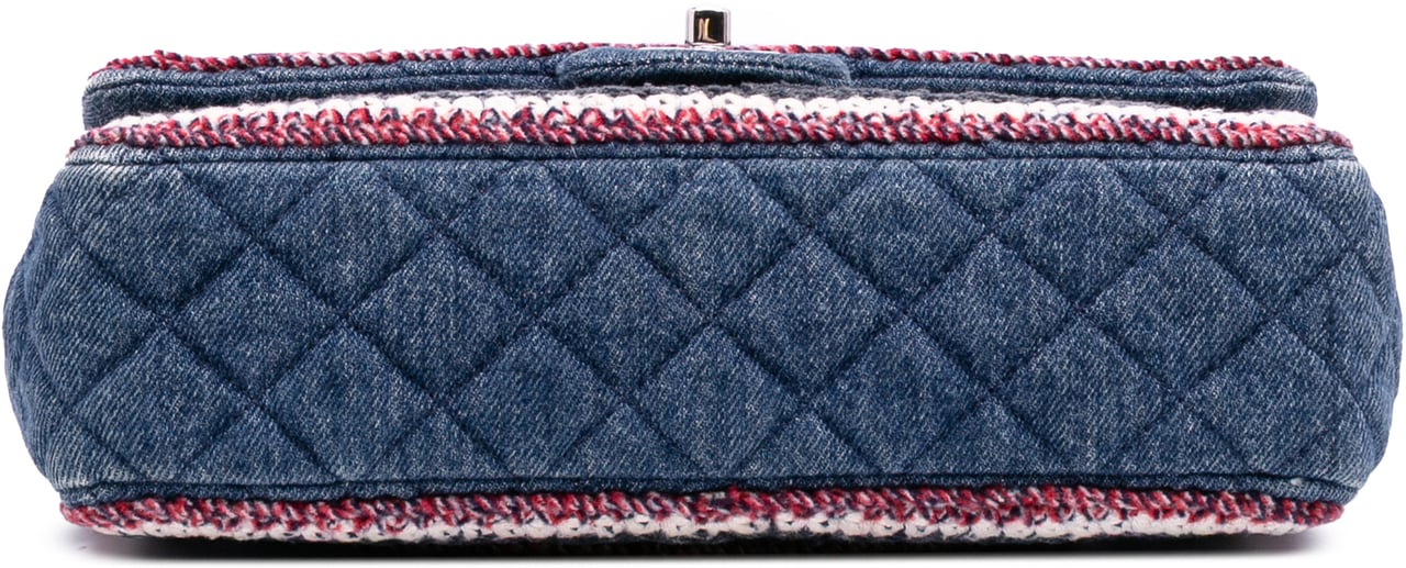 Chanel Quilted Denim Classic Single Flap Blauw