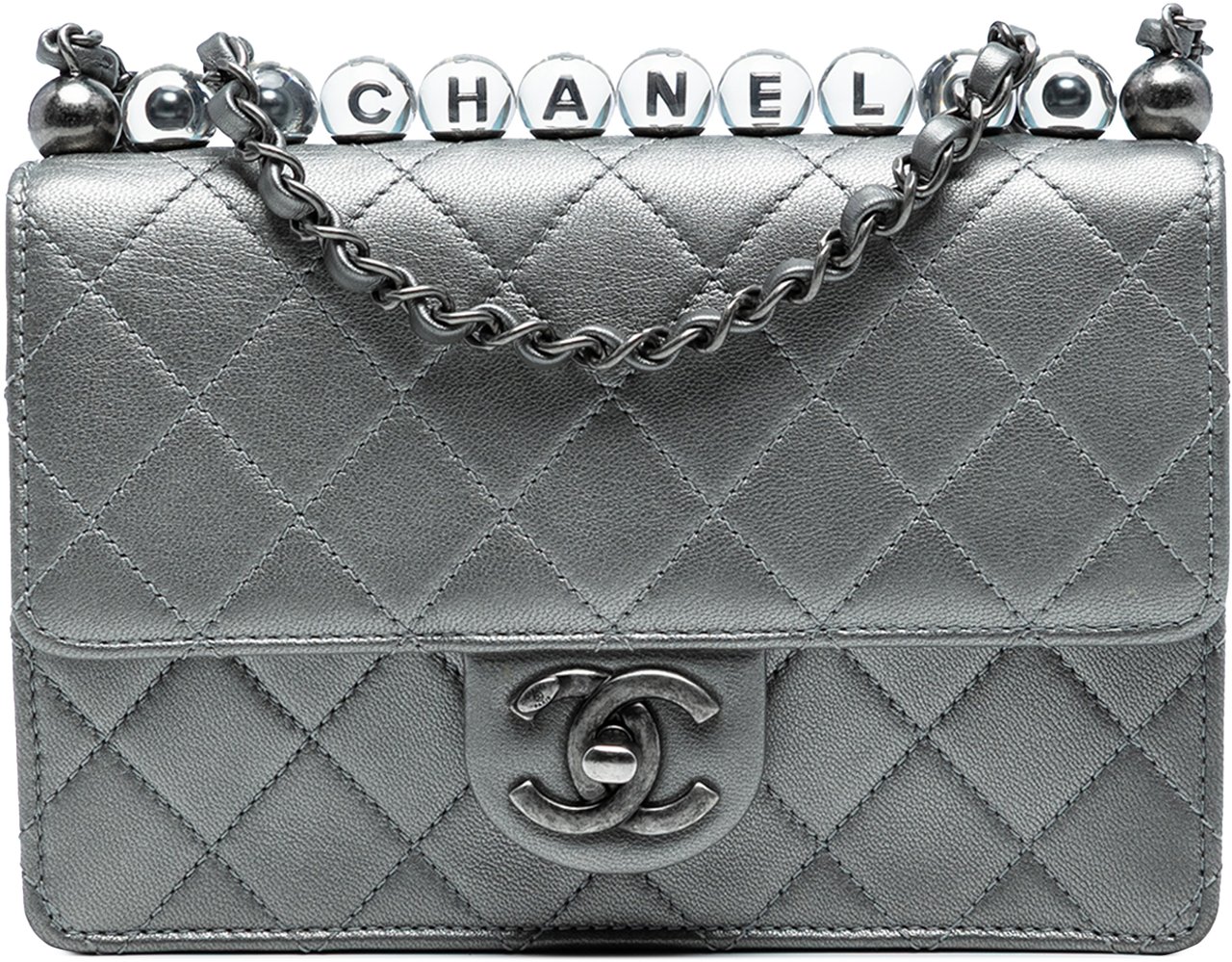 Chanel Medium Quilted Metallic Goatskin Chic Pearls Flap Zilver